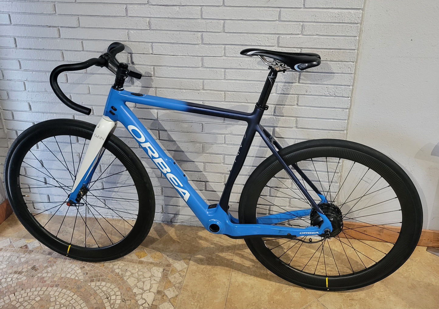 Orbea Gain m20 e-road bike