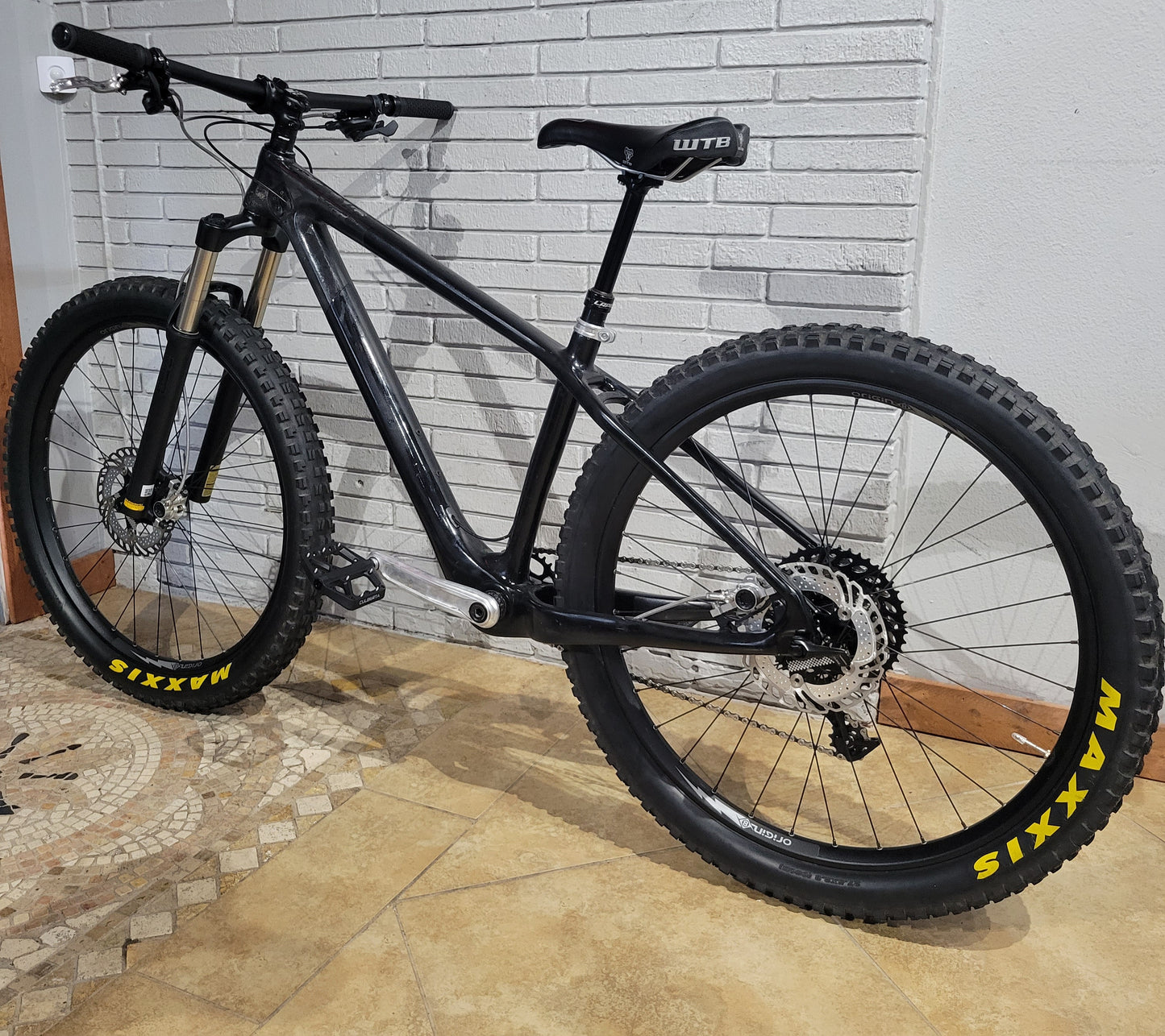 Carbon Hardtail 27.5+ (Size Small 16")