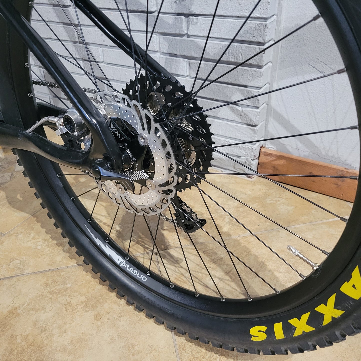 Carbon Hardtail 27.5+ (Size Small 16")