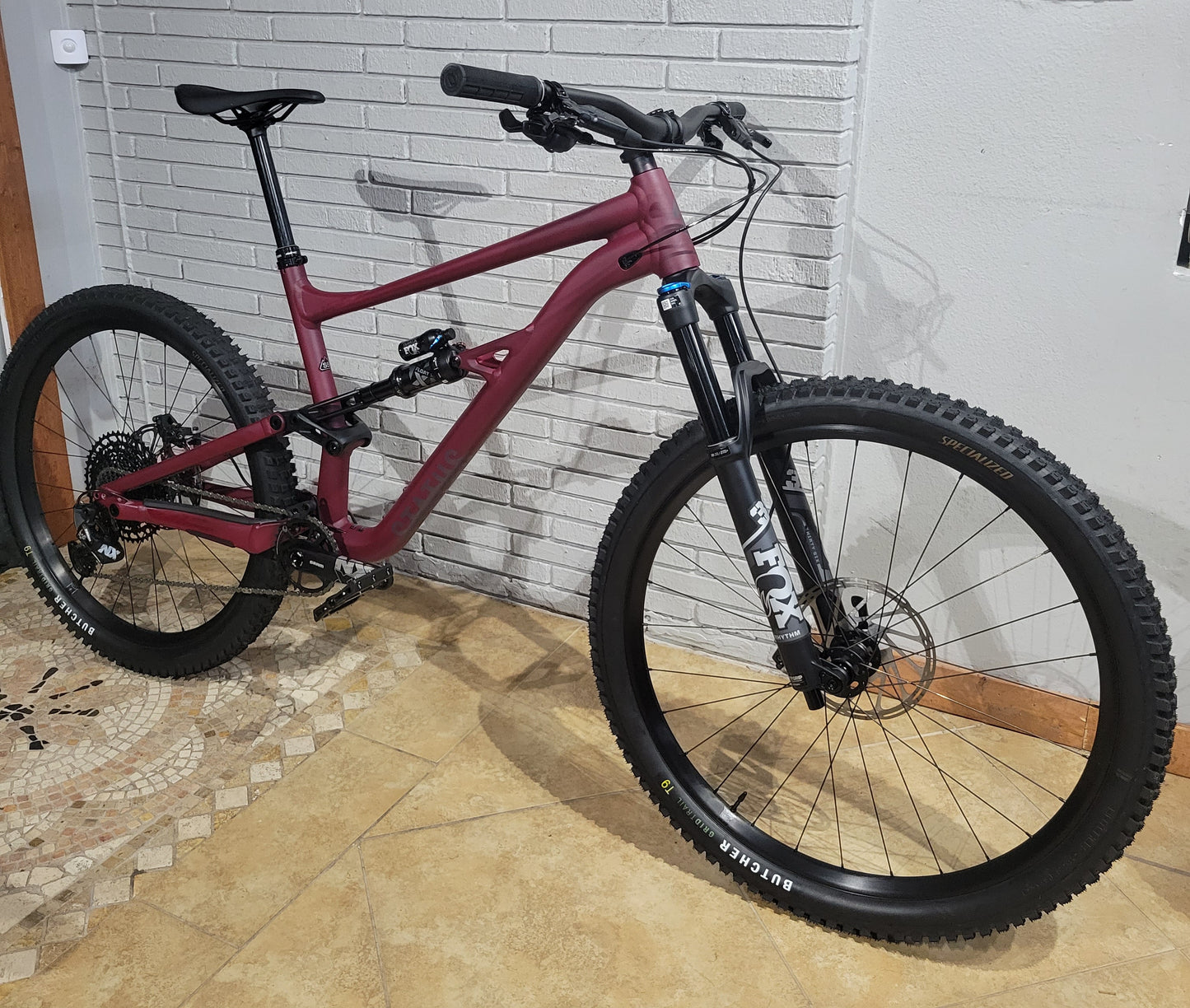 2023 Specialized Status 140 (S5) like new