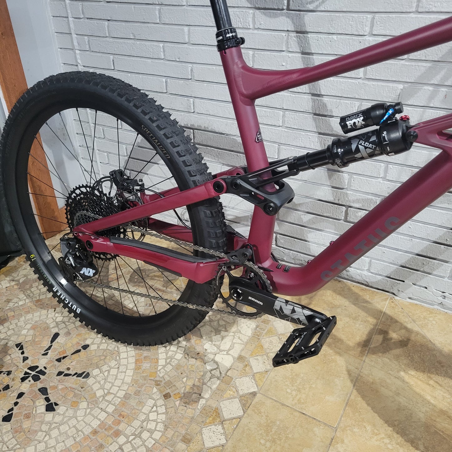 2023 Specialized Status 140 (S5) like new