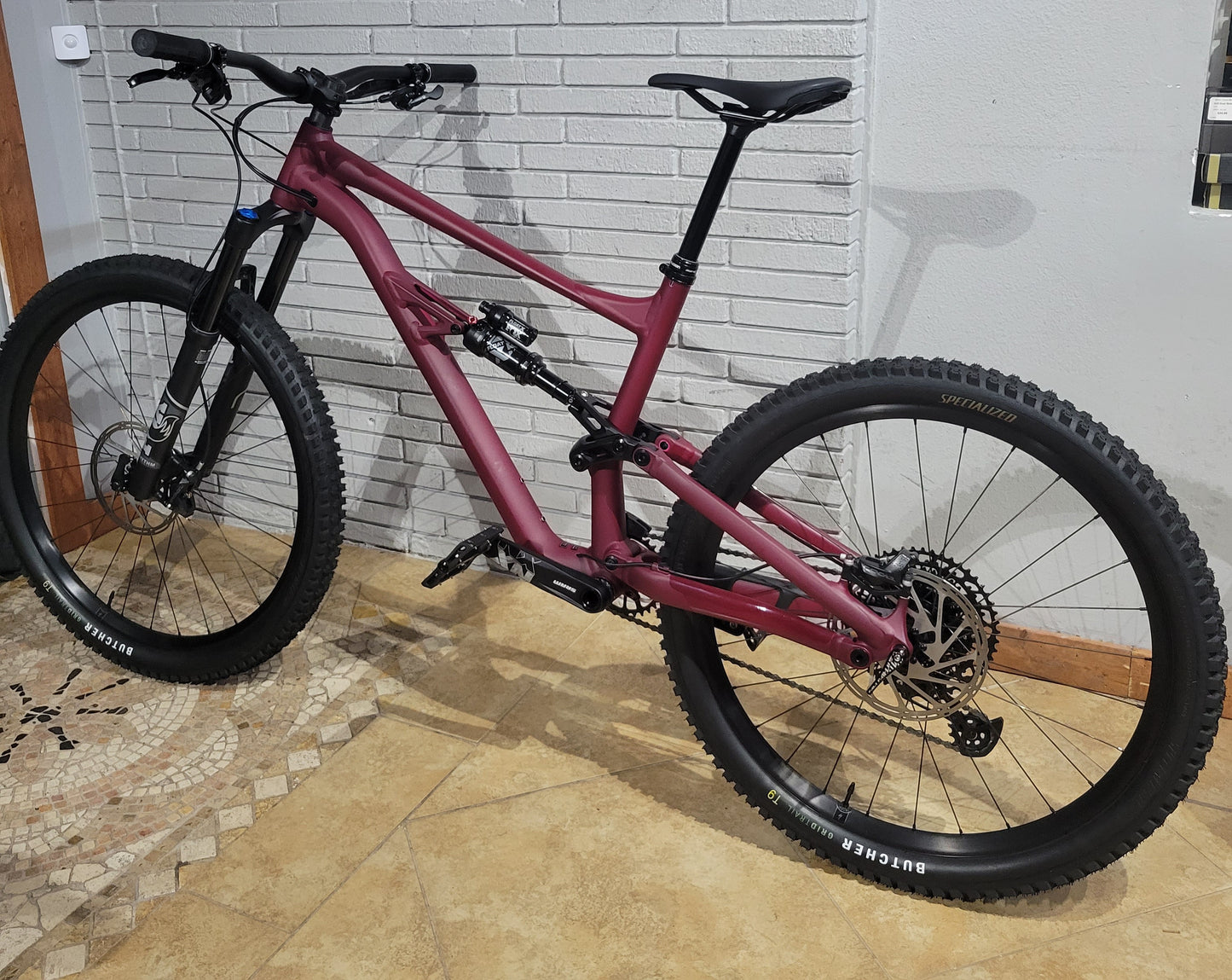 2023 Specialized Status 140 (S5) like new