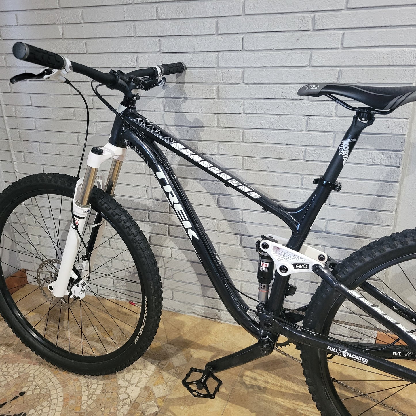 Trek Fuel Ex (Size Large)