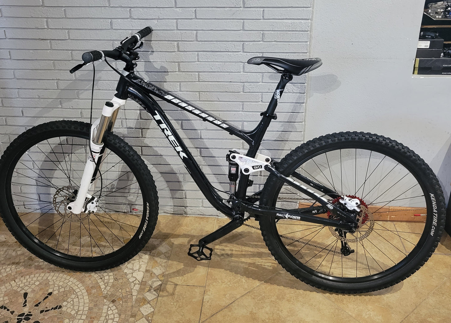 Trek Fuel Ex (Size Large)