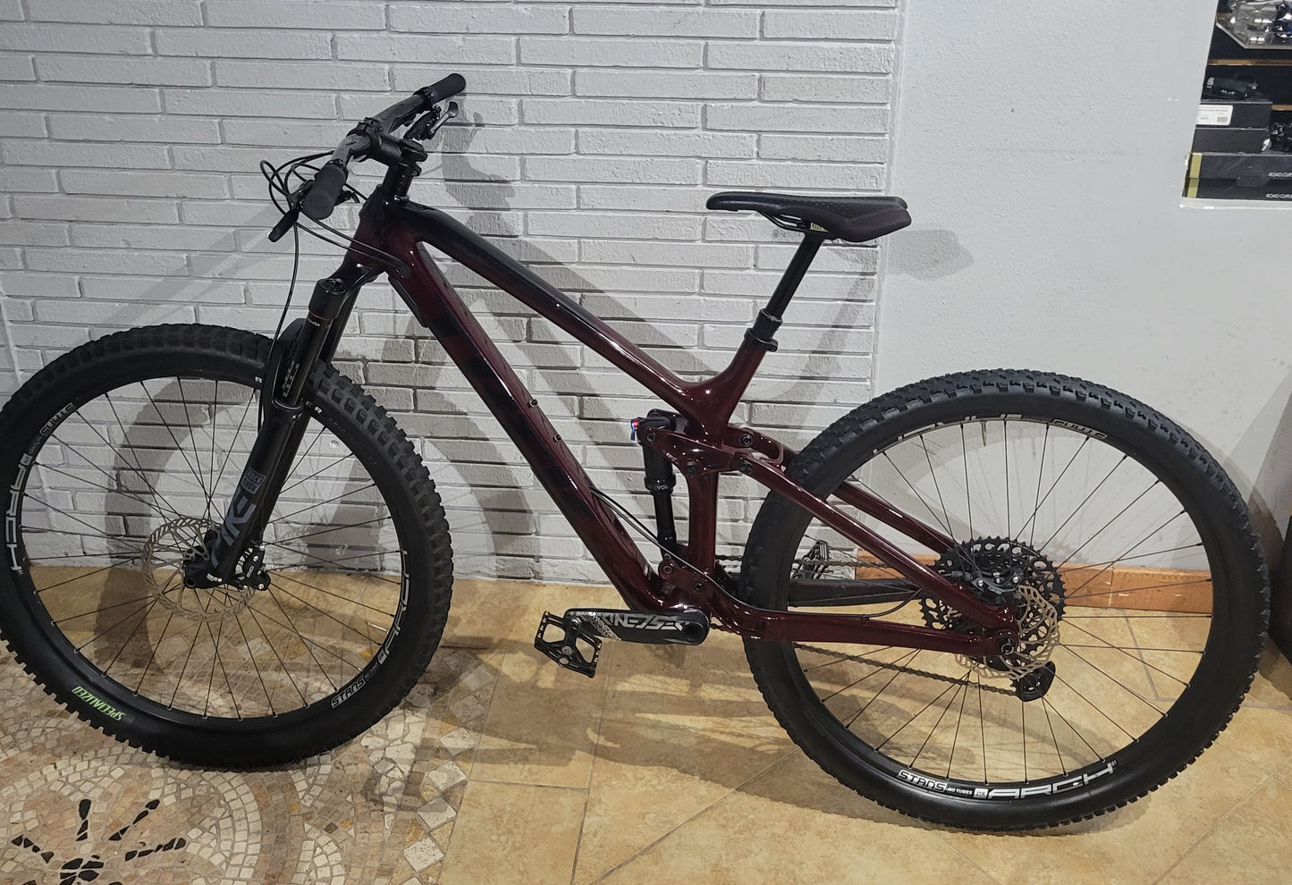 2019 Trek Fuel 9.8 Carbon 18.5"