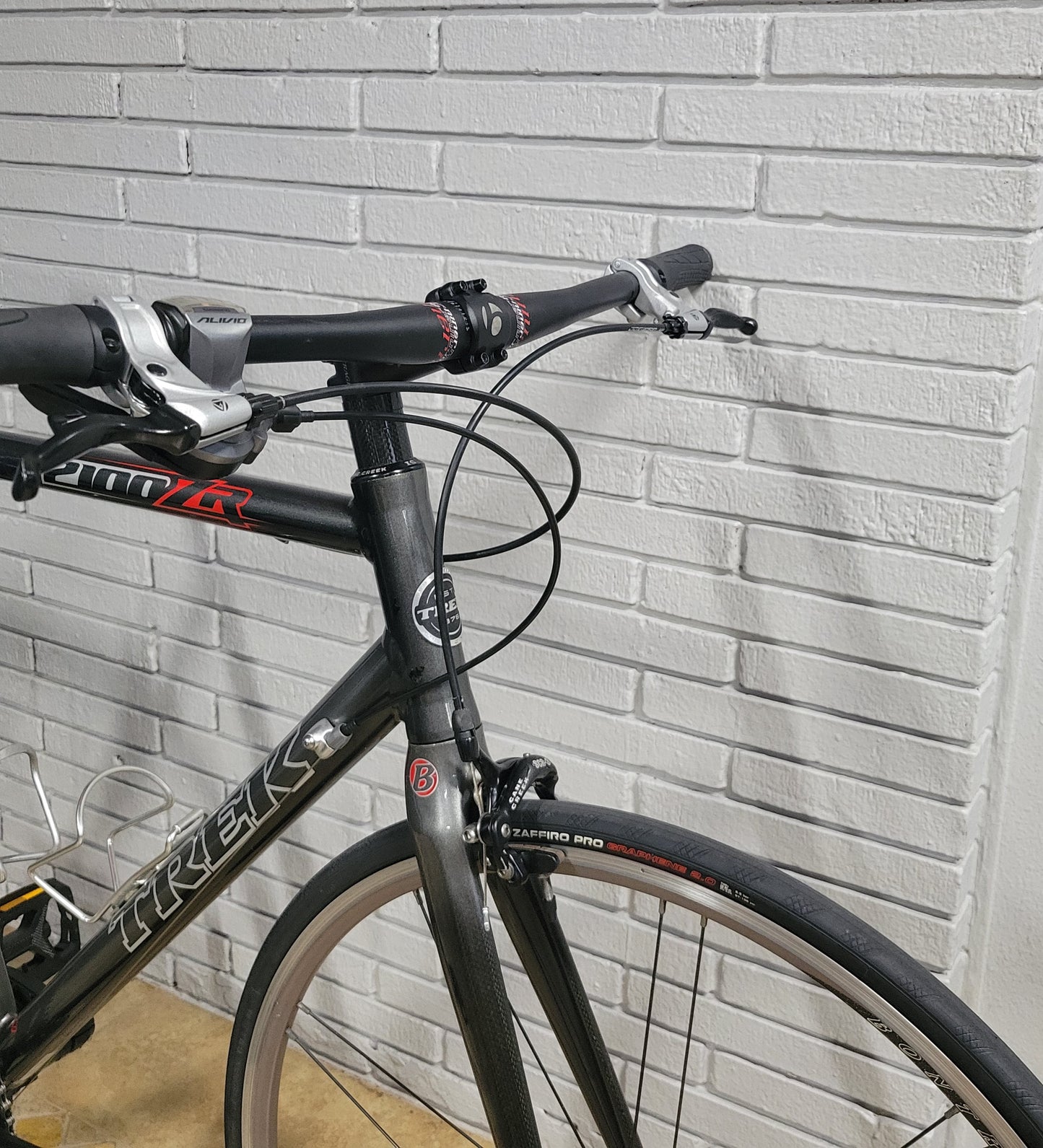 Trek 2100 Flat Bar Road Bike (58cm)