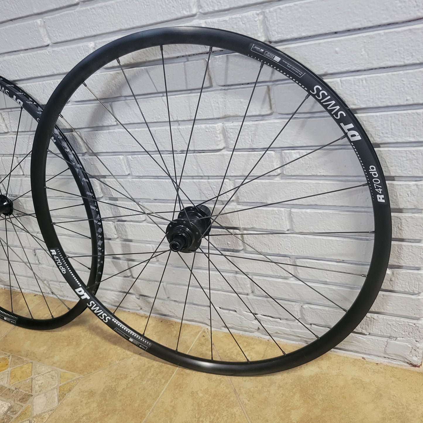 Dt Swiss R470DB Wheelset Disc Centerlock thru axle