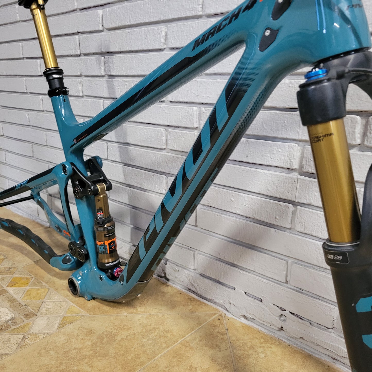 2020 Pivot Mach 4 SL Carbon 29 (Medium) Frameset Fox Factory