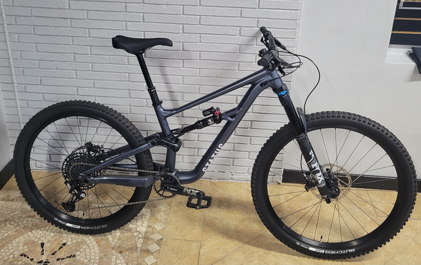 2021 Specialized Status 140 S2