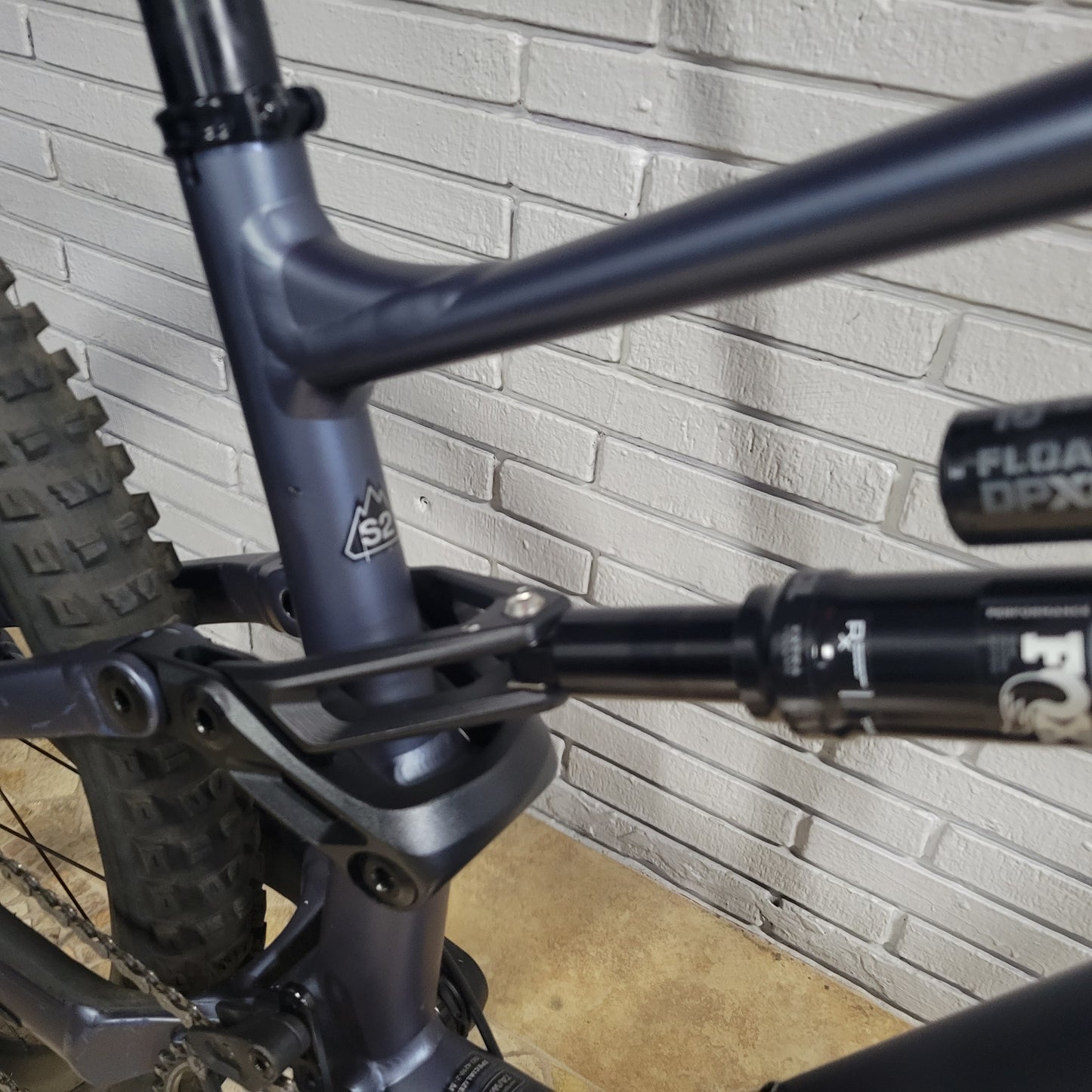 2021 Specialized Status 140 S2