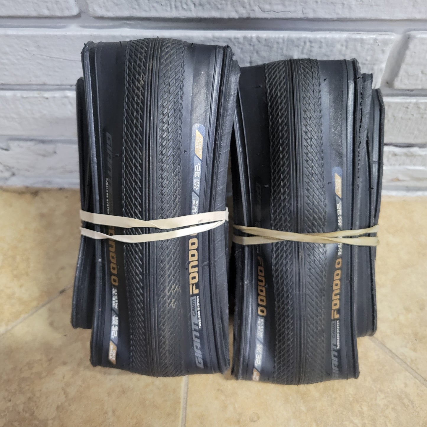 Giant Gavia Fondo 0 700x32c Tubeless Tires