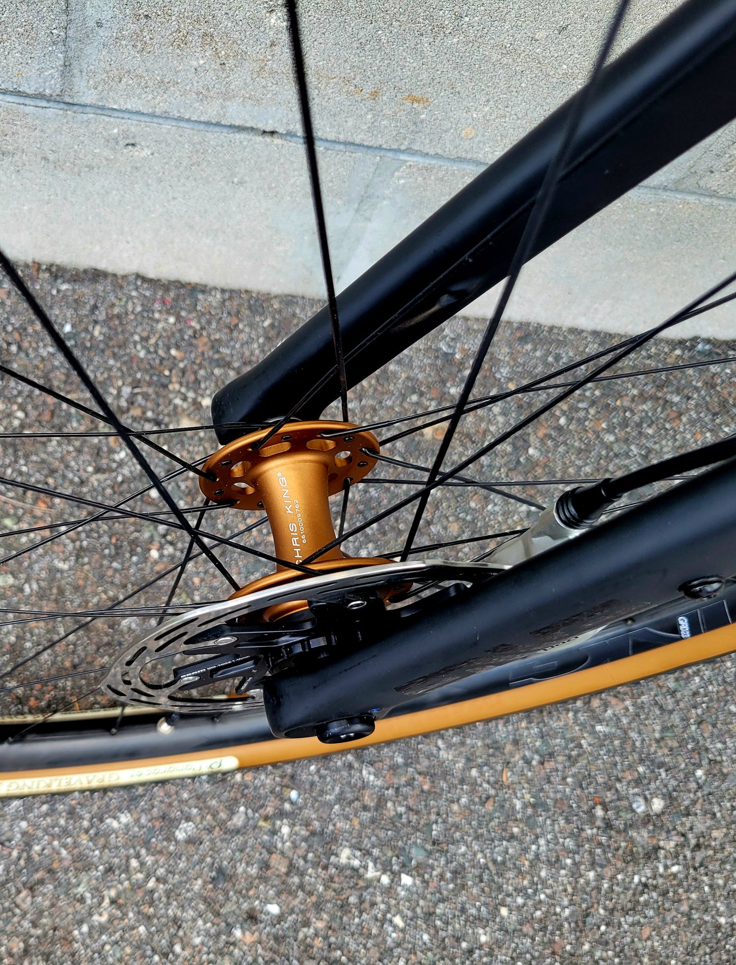 2025 Moots Routt YBB Titanium Gravel Bike (56) Red AXS 13spd, Chris King Bourbon