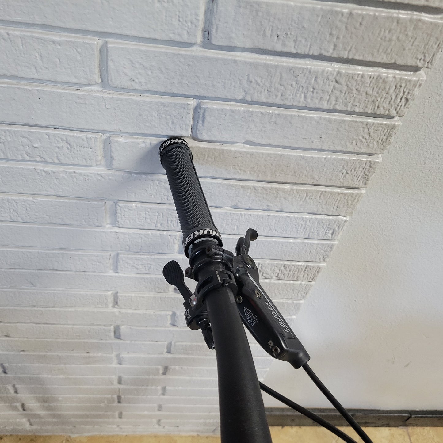 2021 Airborne Plague 27.5 (Small) Enduro MTB