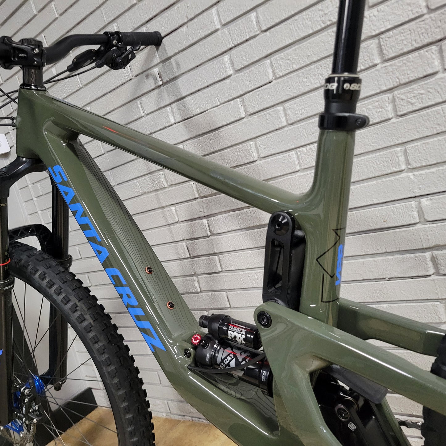 2022 Santa Cruz Bronson Carbon MX (Large) w/ Hope Upgrades