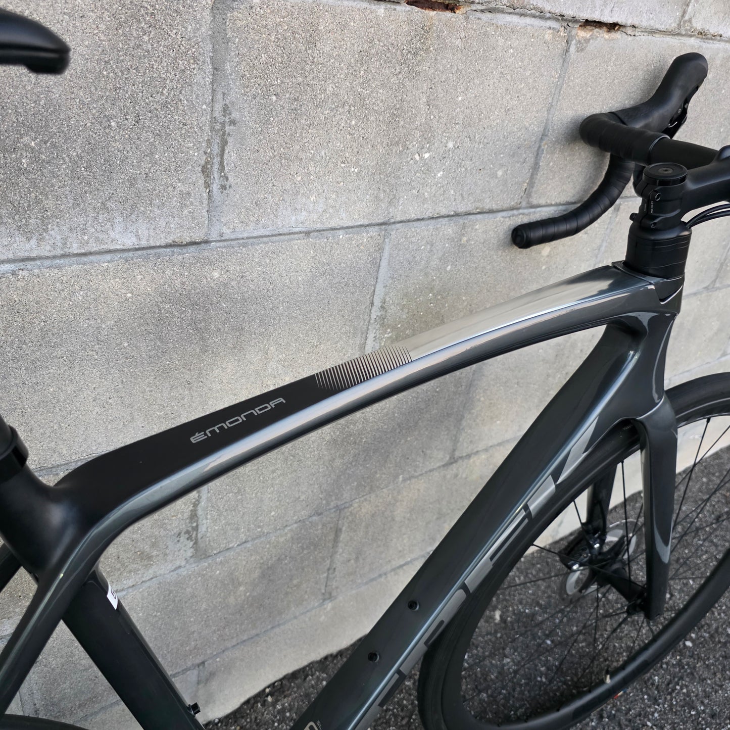 2022 Trek Emonda SL 6 Disc Carbon (56cm)