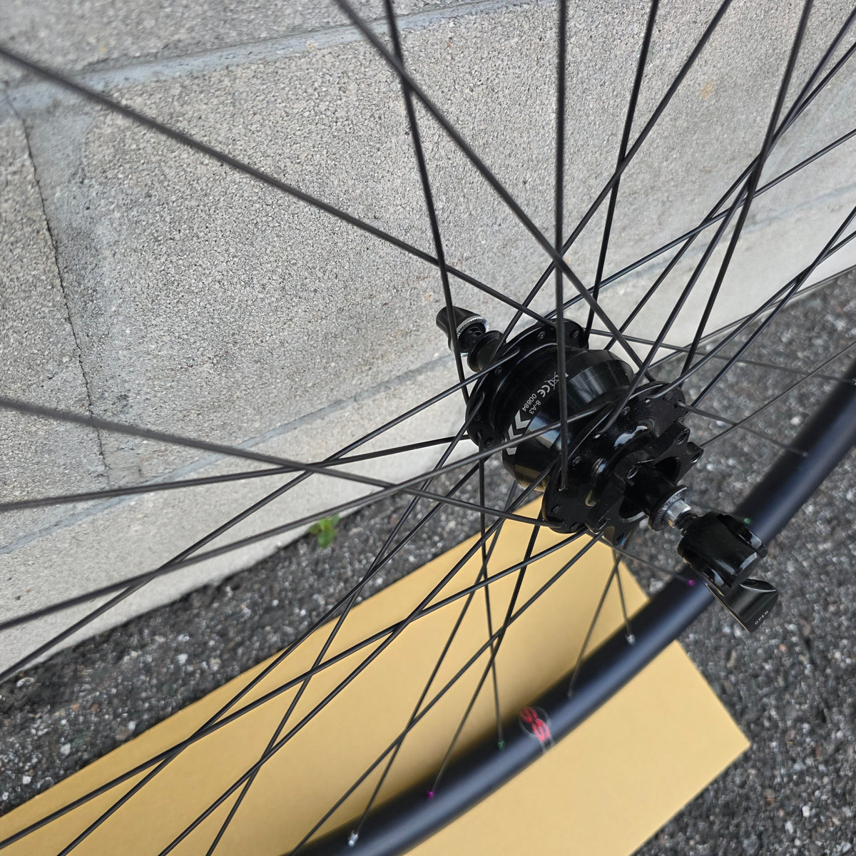 Velocity Blunt SS 27.5 wheelset SP Dynamo QR Sram XDR