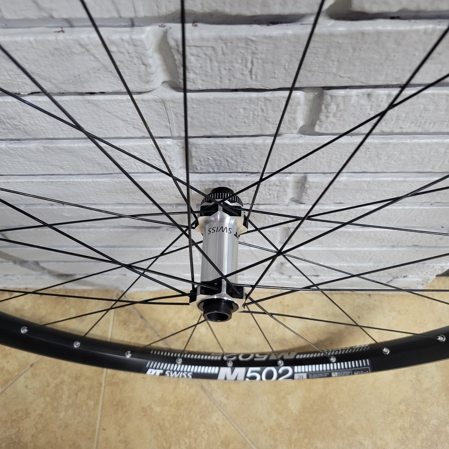 DtSwiss 502 Boost 29 wheelset Polished Silver 240