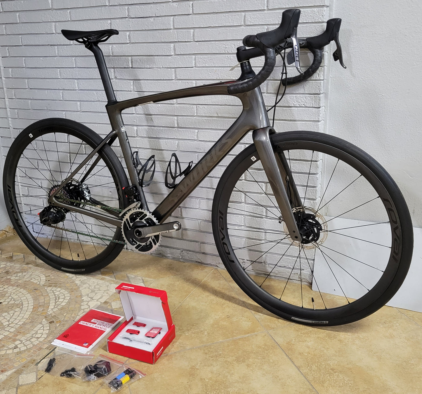 2024 Specialized S-Works Roubaix SL8 (58cm) SRAM RED AXS- New