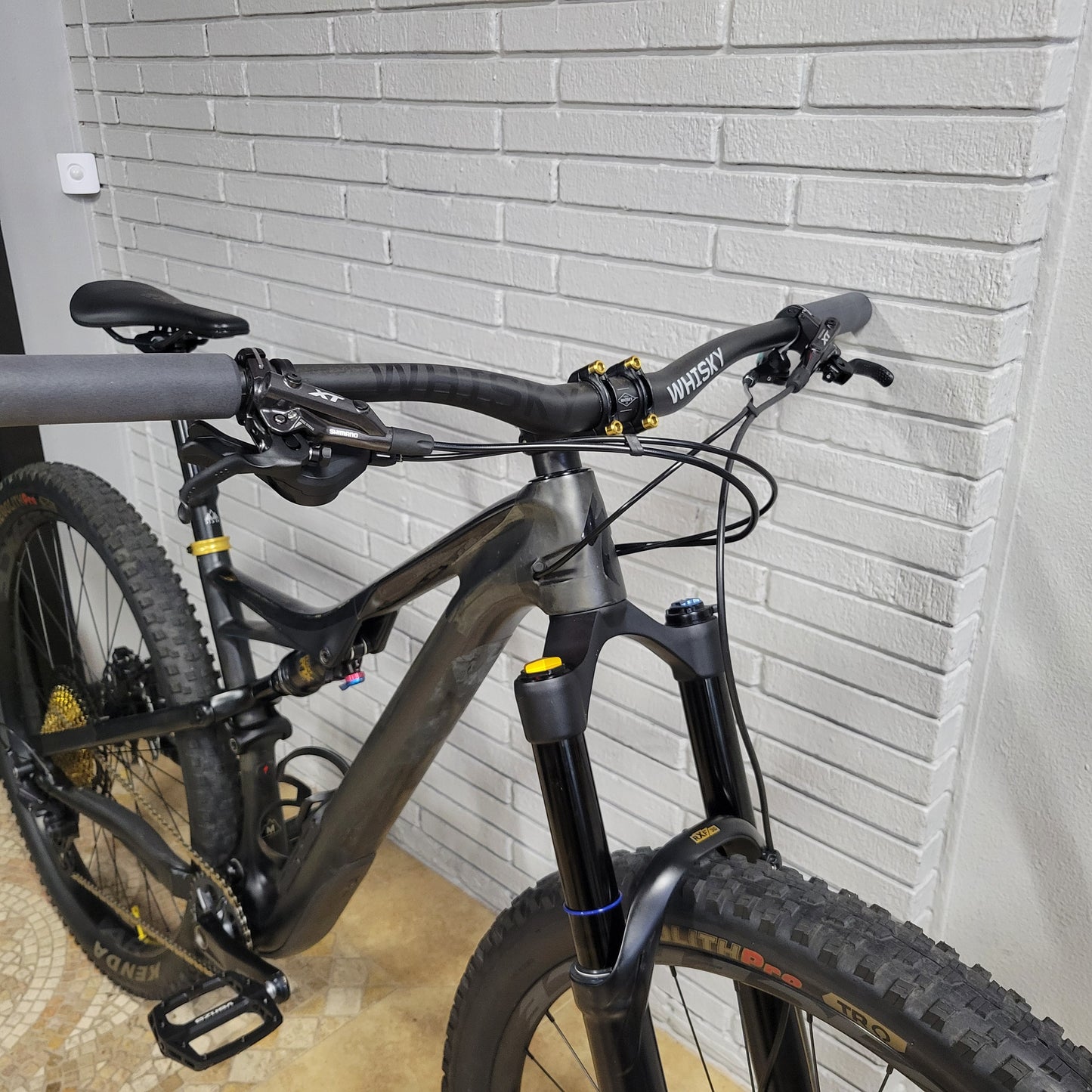 2017 Specialized Camber Carbon 29 (Medium) Upgraded