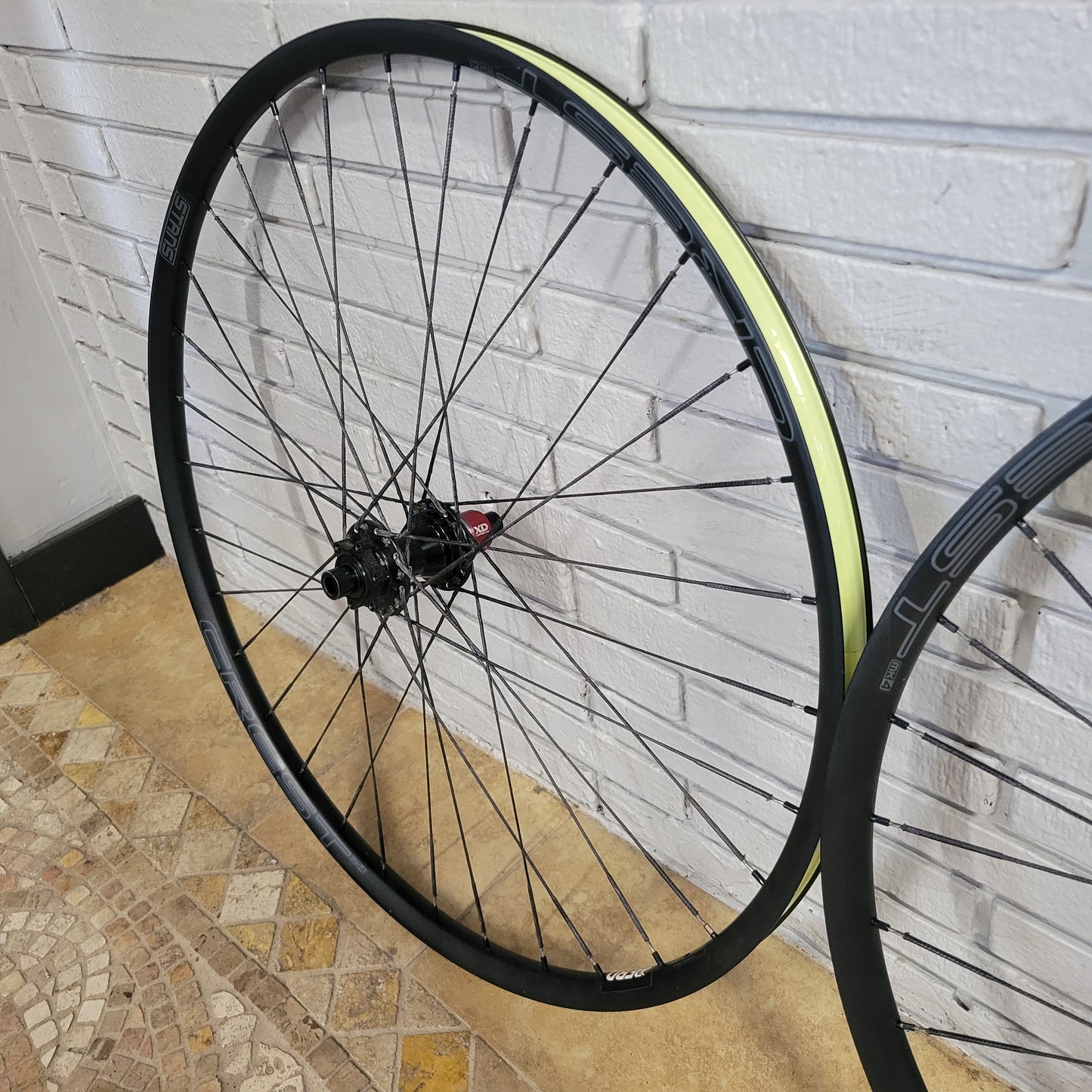 BERD wheelset Stans Crest MK4 gravel 29 700c