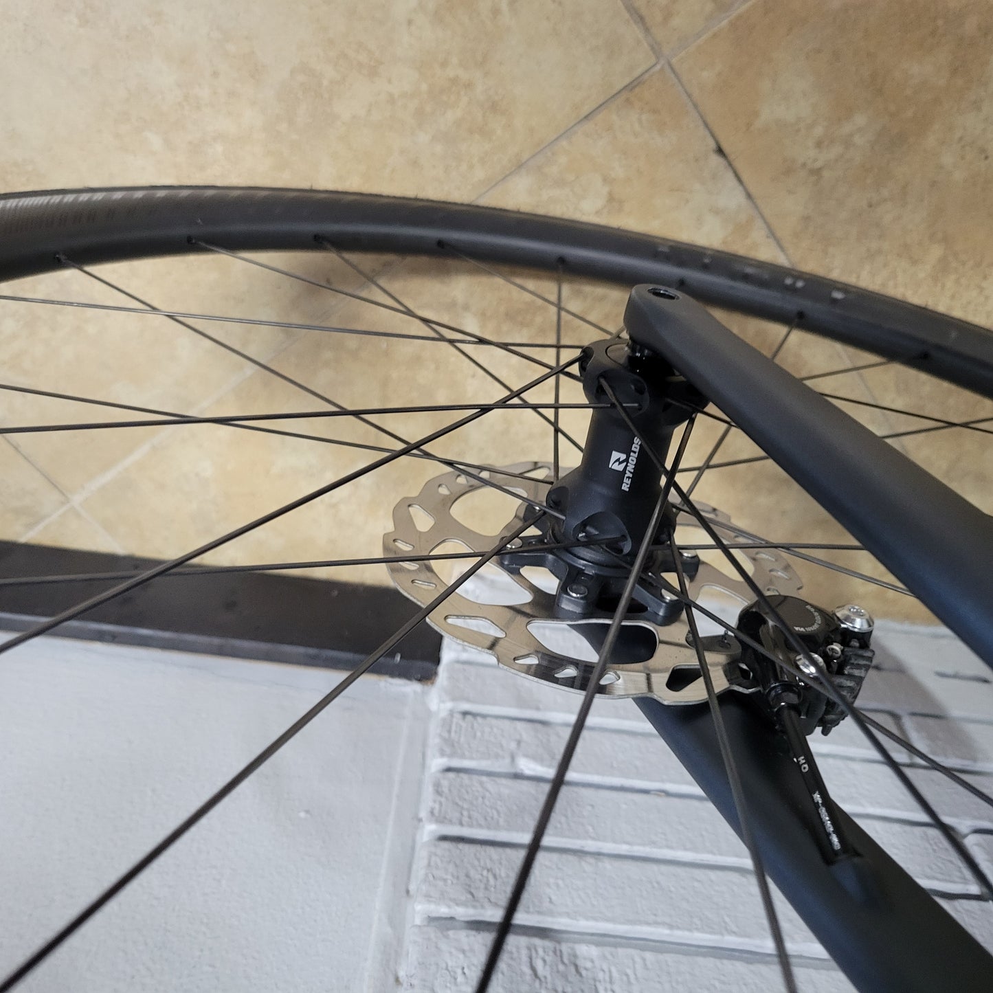 Specialized Tarmac Disc Carbon (54cm) 105, Carbon wheels, Ceramic Speed Upgrade