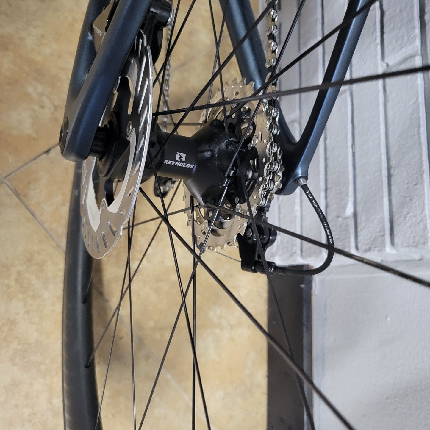 Specialized Tarmac Disc Carbon (54cm) 105, Carbon wheels, Ceramic Speed Upgrade
