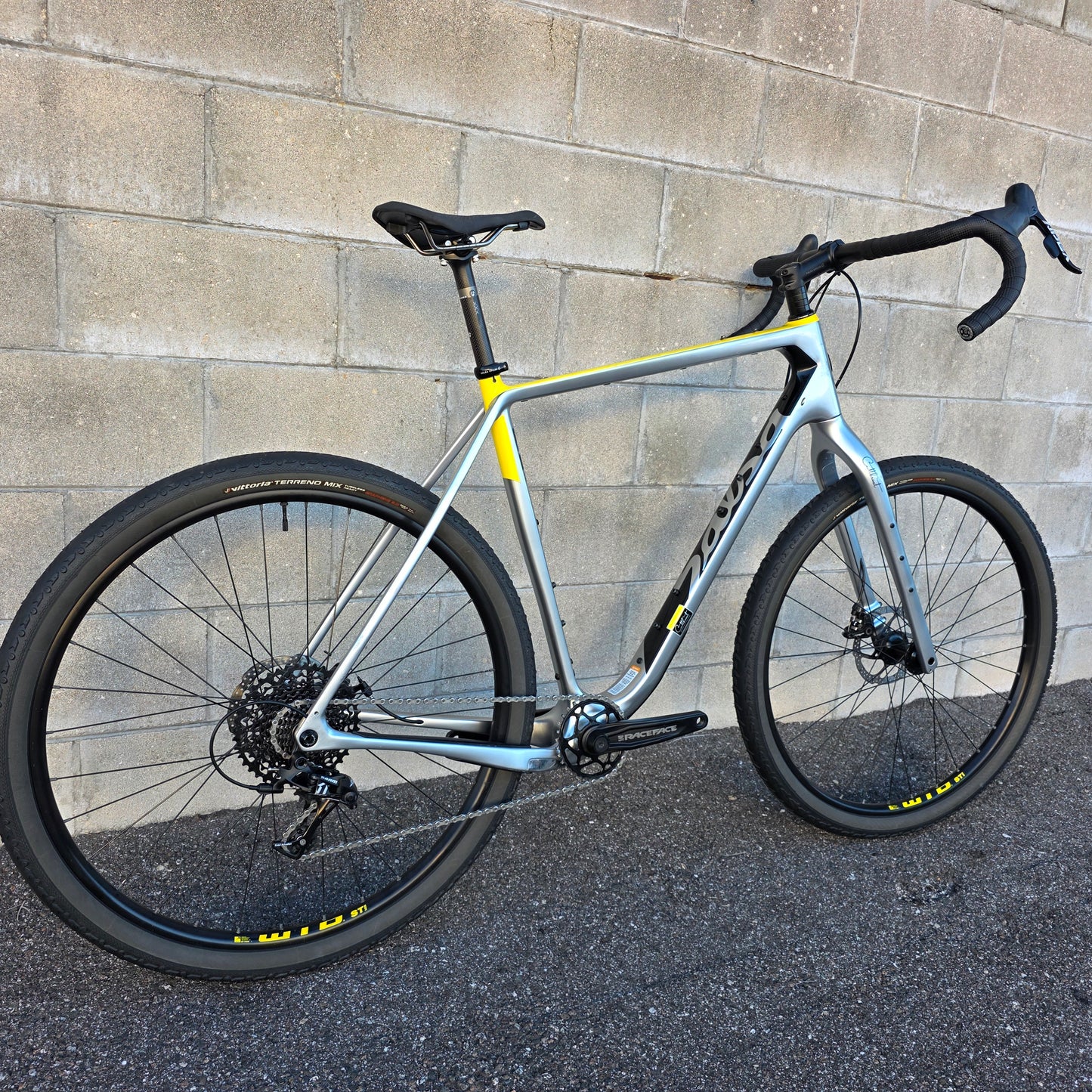 2021 Salsa Cutthroat Carbon Gravel Adventure Bike (60cm XL)