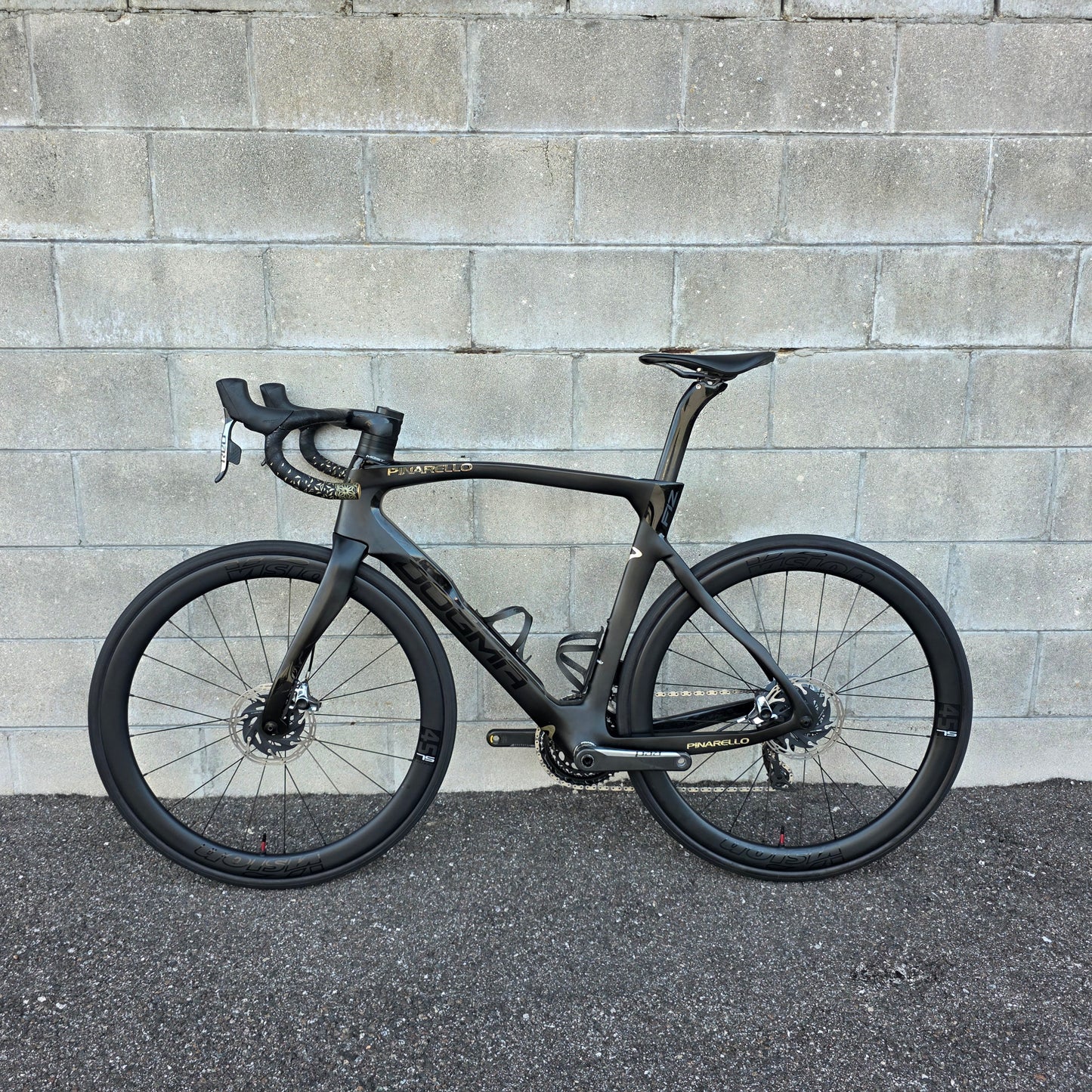 Pinarello Dogma F12 (56cm) SRAM Red AXS