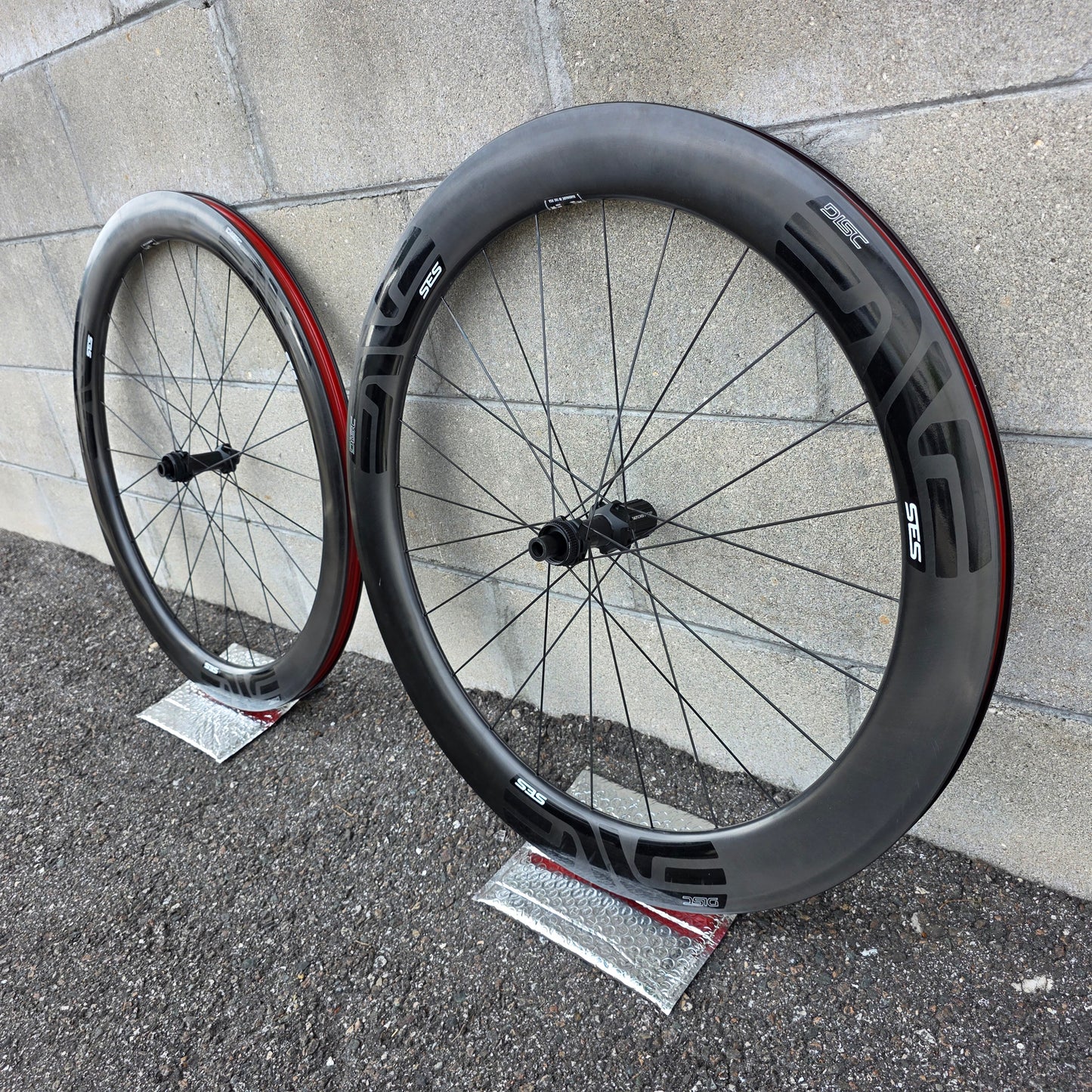ENVE SES 5.6 Disc Carbon/ Dt Swiss 180 EXP Ceramic