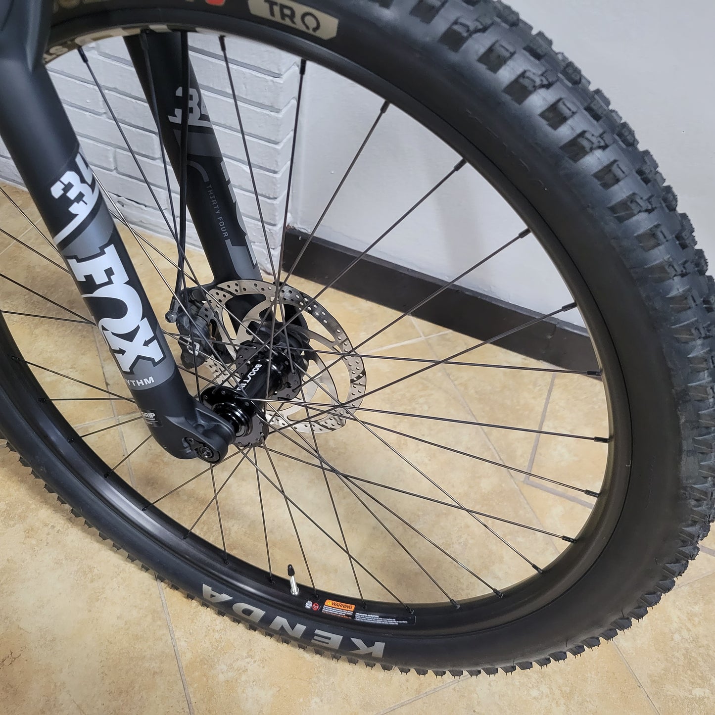 2022 Canyon Neuron (Size Medium)