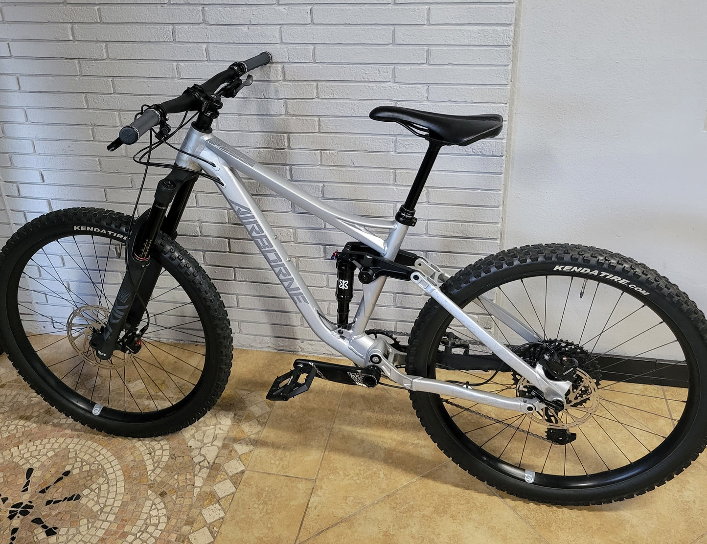 2021 Airborne Plague 27.5 (Small) Enduro MTB