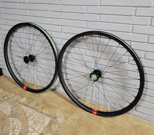 Santa Cruz Reserve 27 Carbon Wheelset 29 Boost Hope