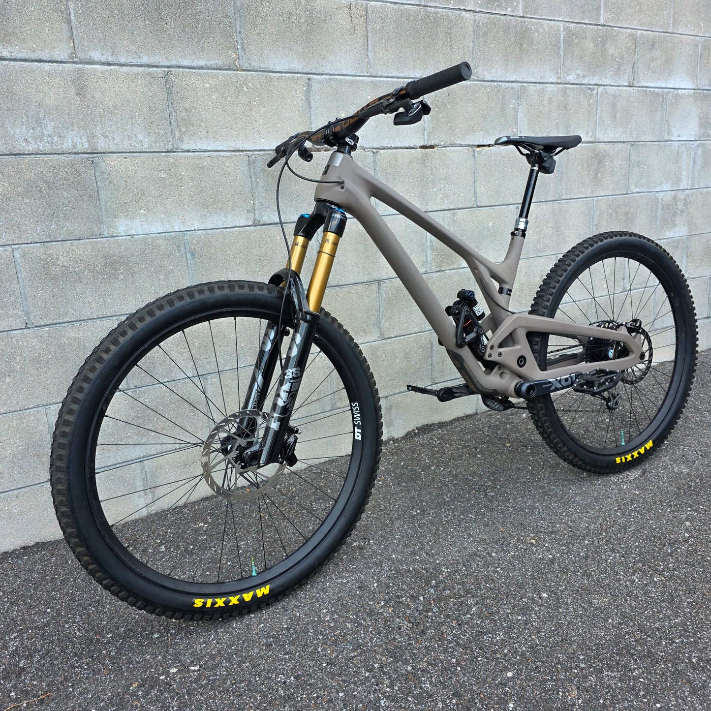 2024 Evil Wreckoning LS X01 AXS Fox 38 Vivid Air (Medium)