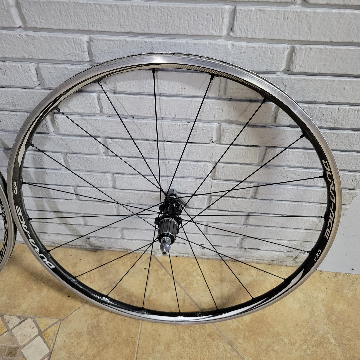 Shimano Dura-Ace C24 Carbon wheelset