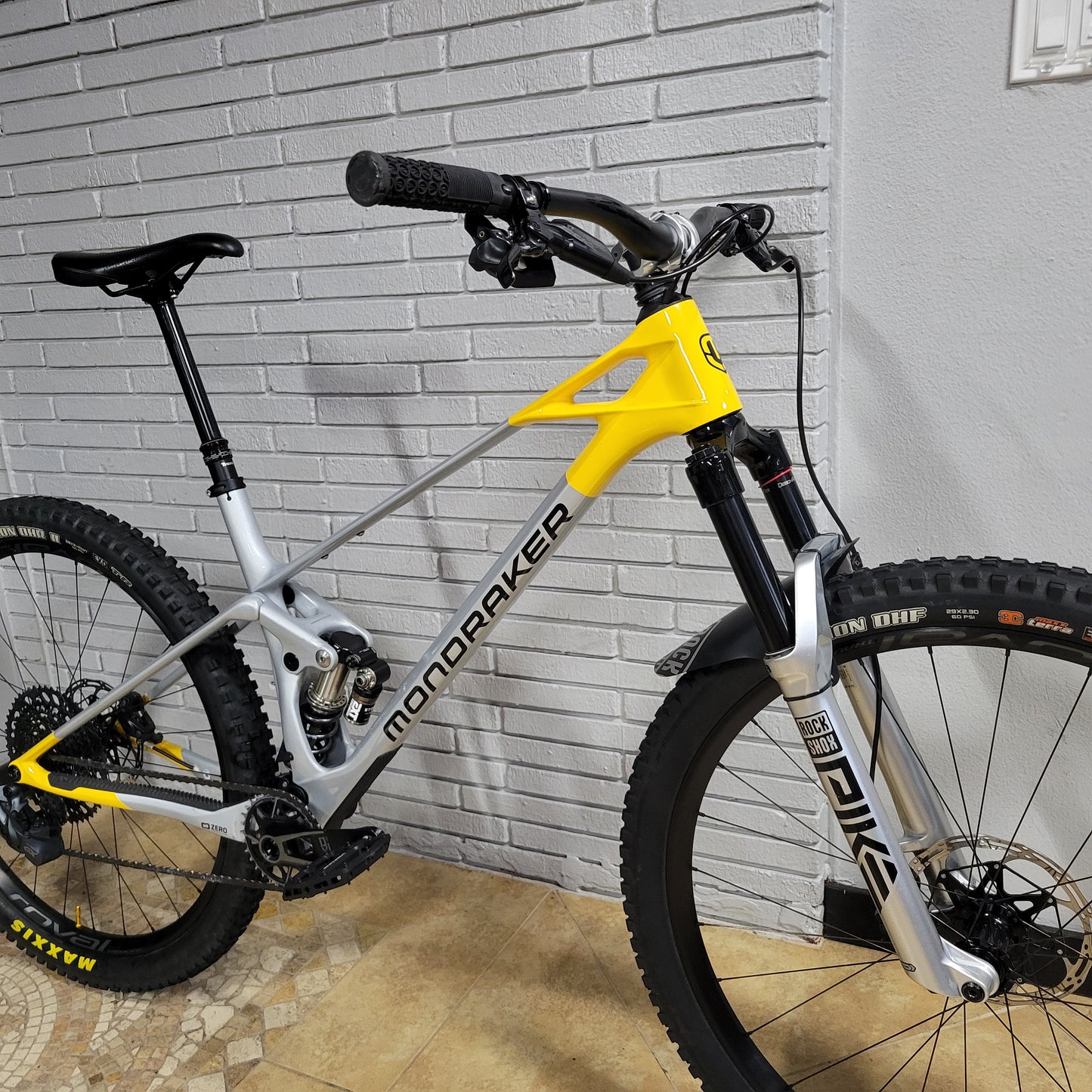 Mondraker Raze RR Carbon 29 (Large)