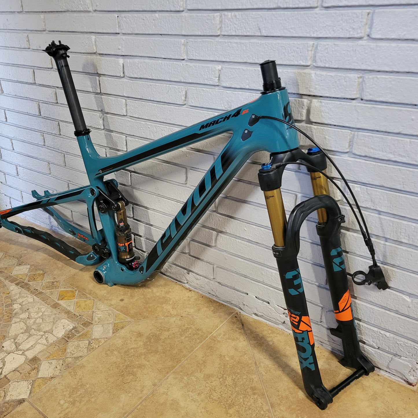 2020 Pivot Mach 4 SL Carbon Frameset
