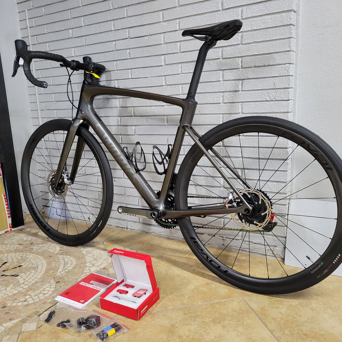 2024 Specialized S-Works Roubaix SL8 (58cm) SRAM RED AXS- New