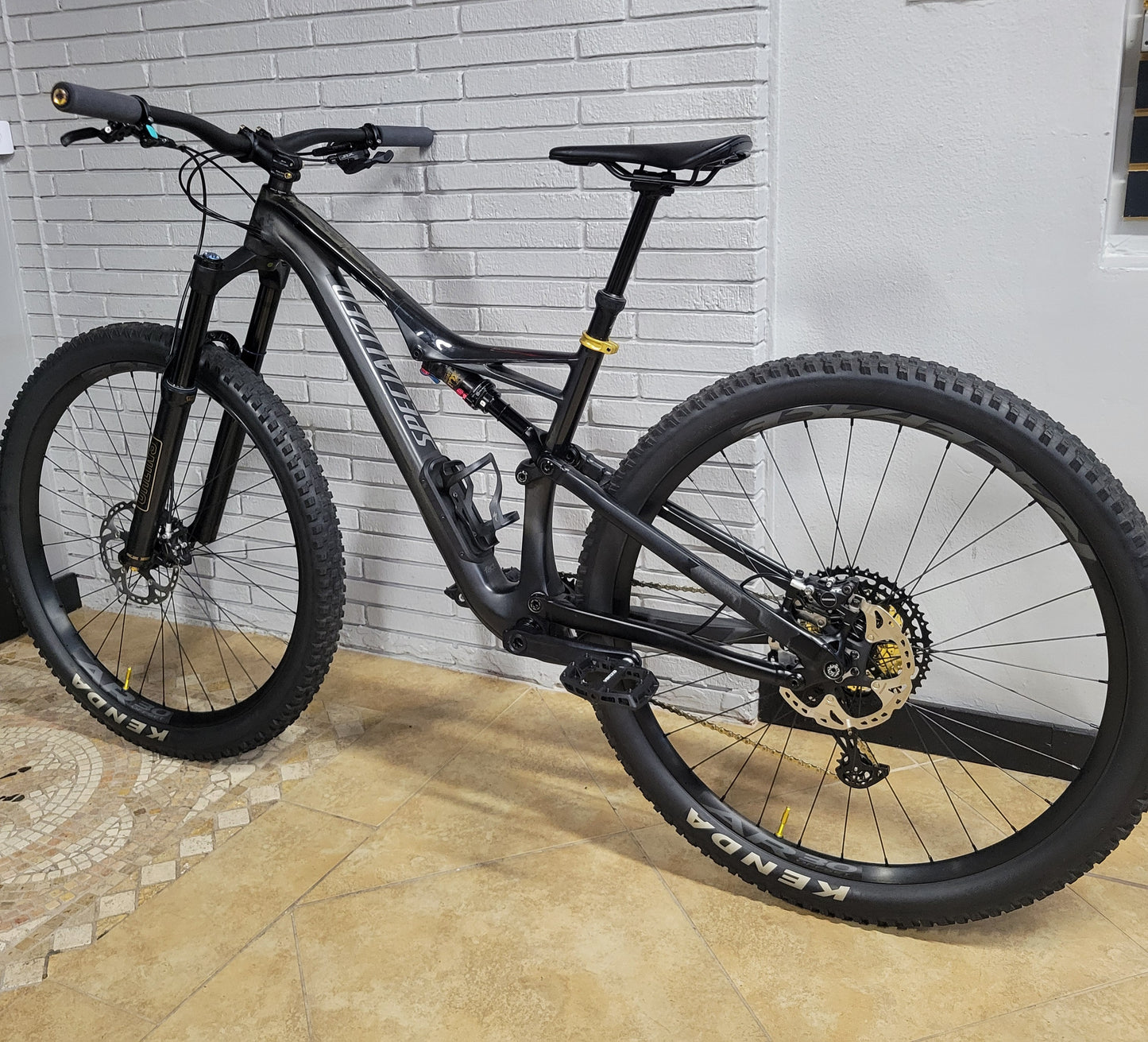 2017 Specialized Camber Carbon 29 (Medium) Upgraded