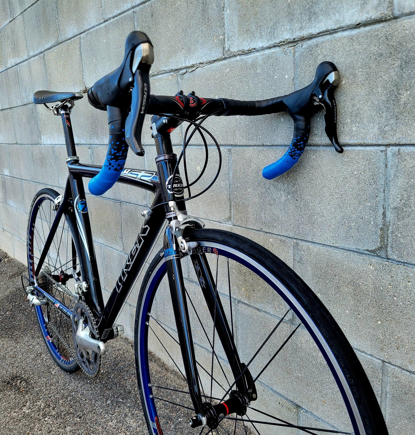 Trek Madone 5.2 56cm Carbon Road Bike