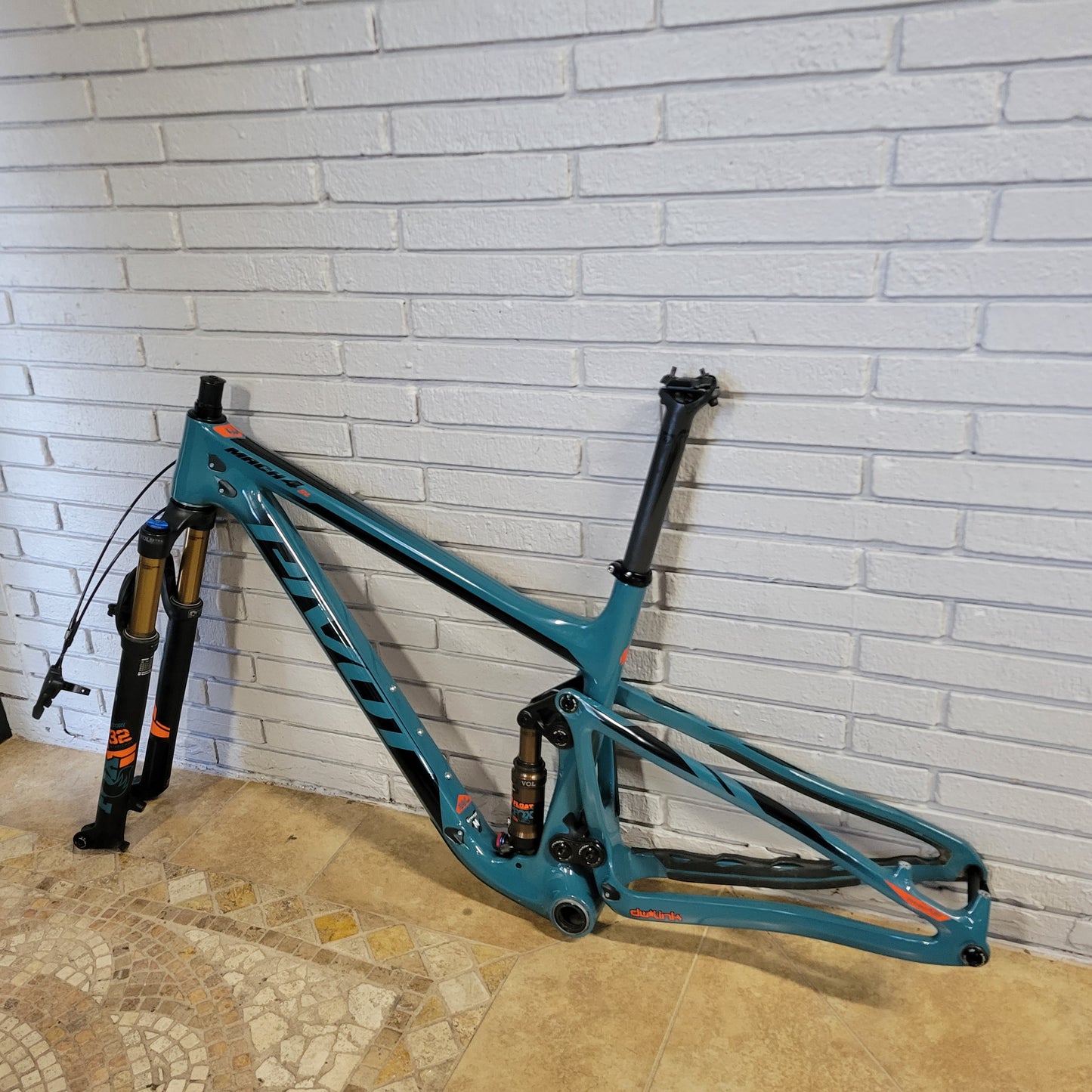 2020 Pivot Mach 4 SL Carbon Frameset