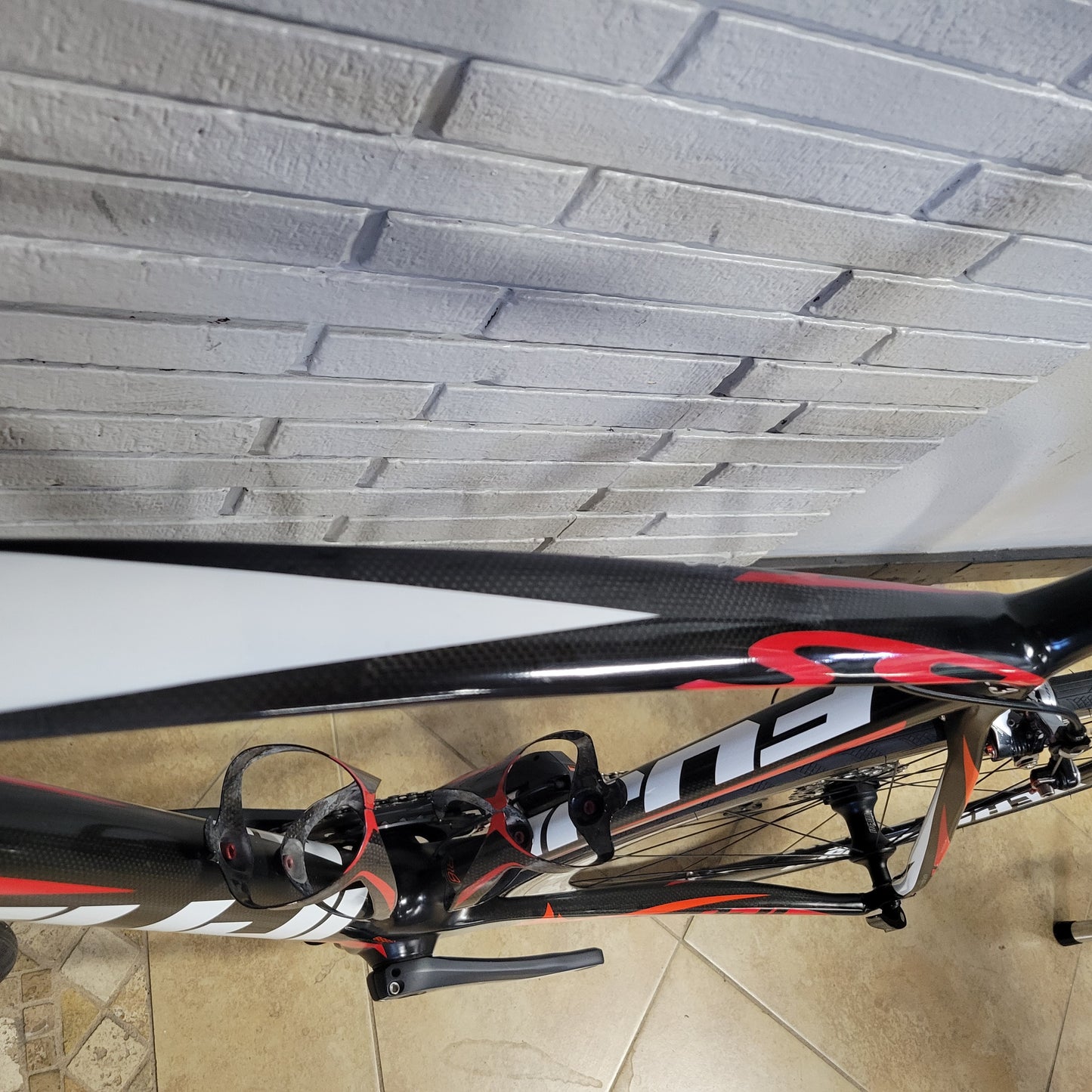 2013 Fuji SST 1.3 Carbon Road Bike (56cm) Ultegra di2