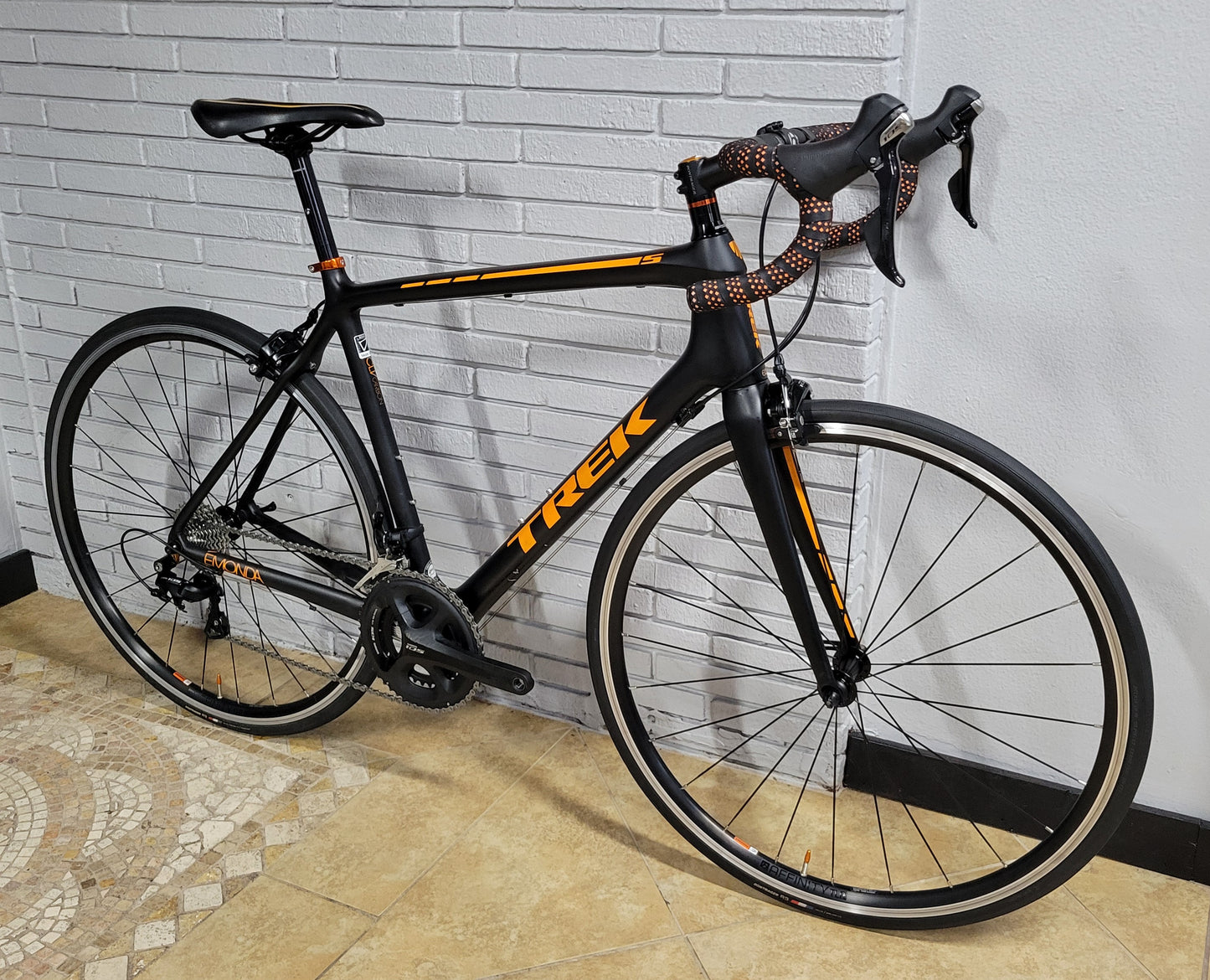 2015 Trek Emonda S5 Carbon Road Bike (56cm)