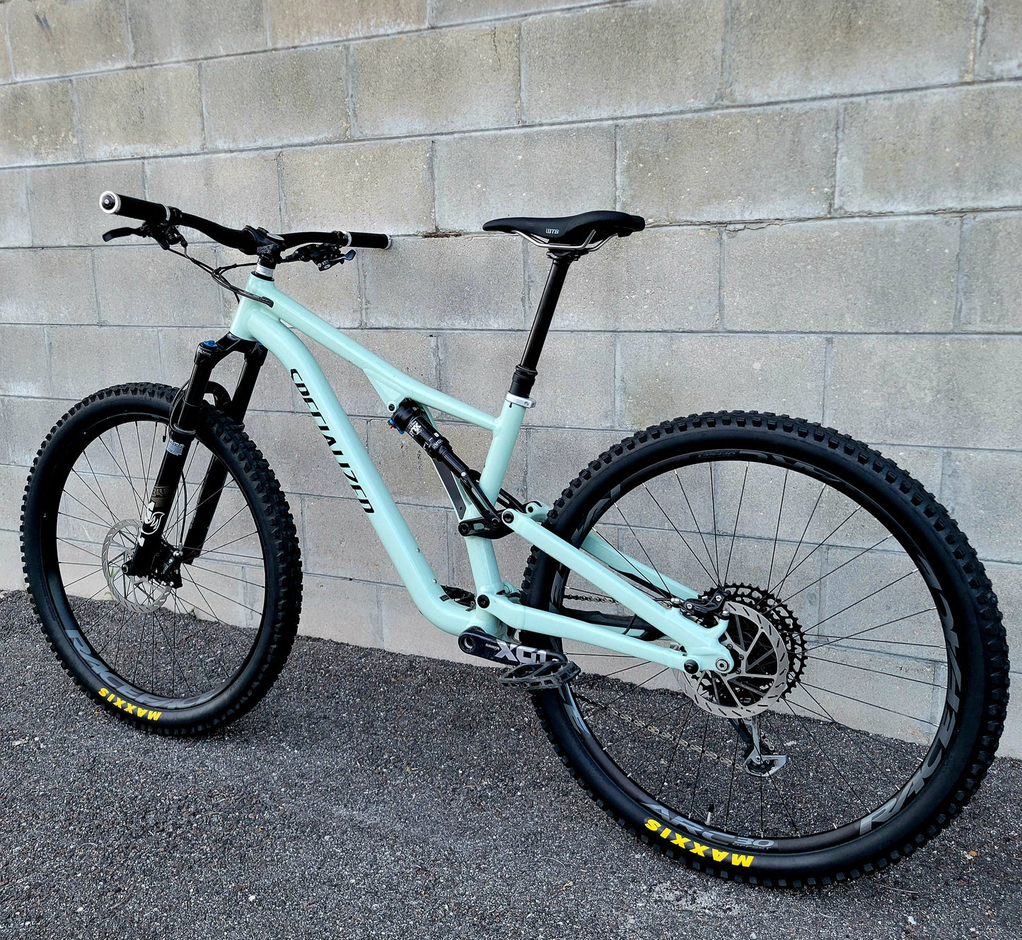 2022 Specialized Stumpjumper Alloy S4 Large - Upgraded