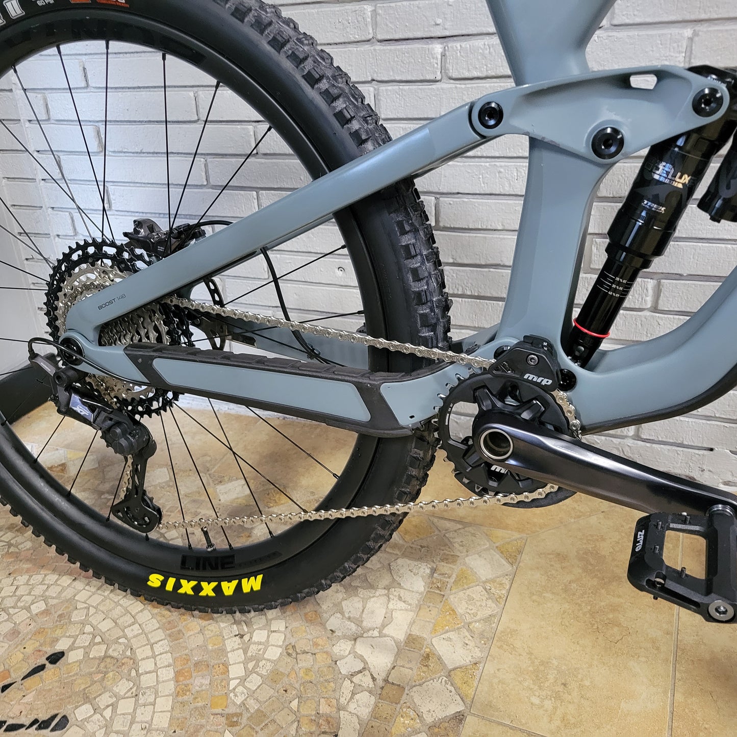 2022 Trek Slash 9.8 XT (M/L)