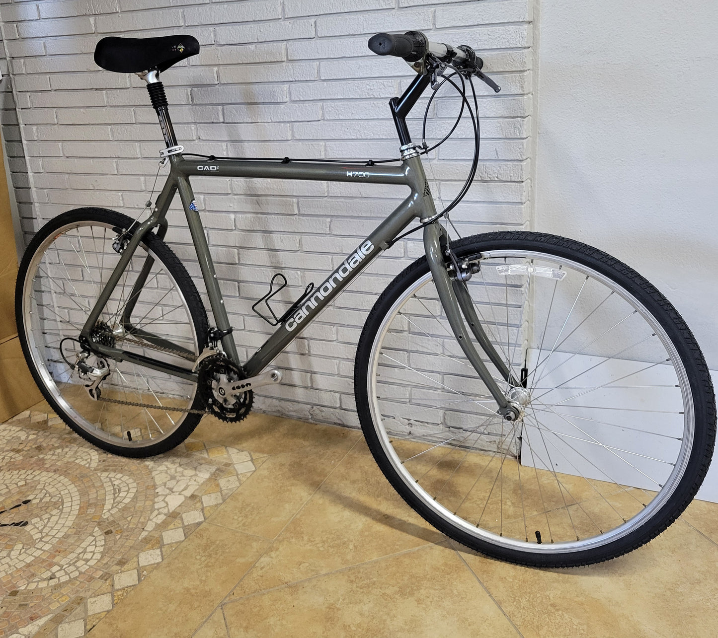 Cannondale H700 XL hybrid fitness bike