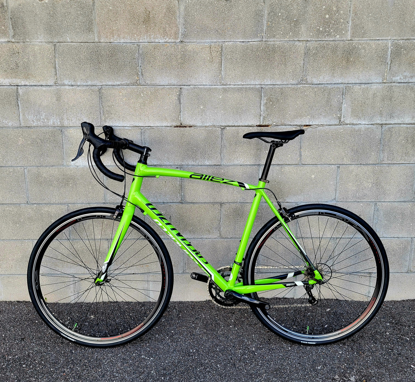 Specialized Allez Road Bike (58cm)