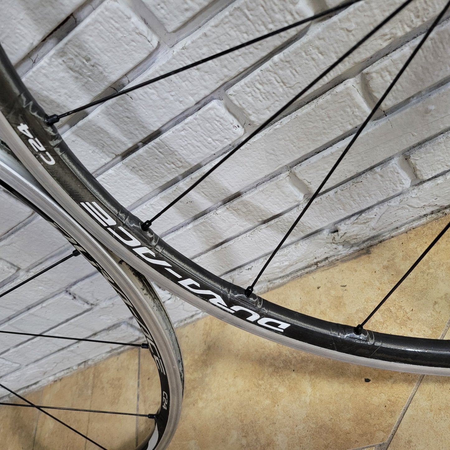 Shimano Dura-Ace C24 Carbon wheelset