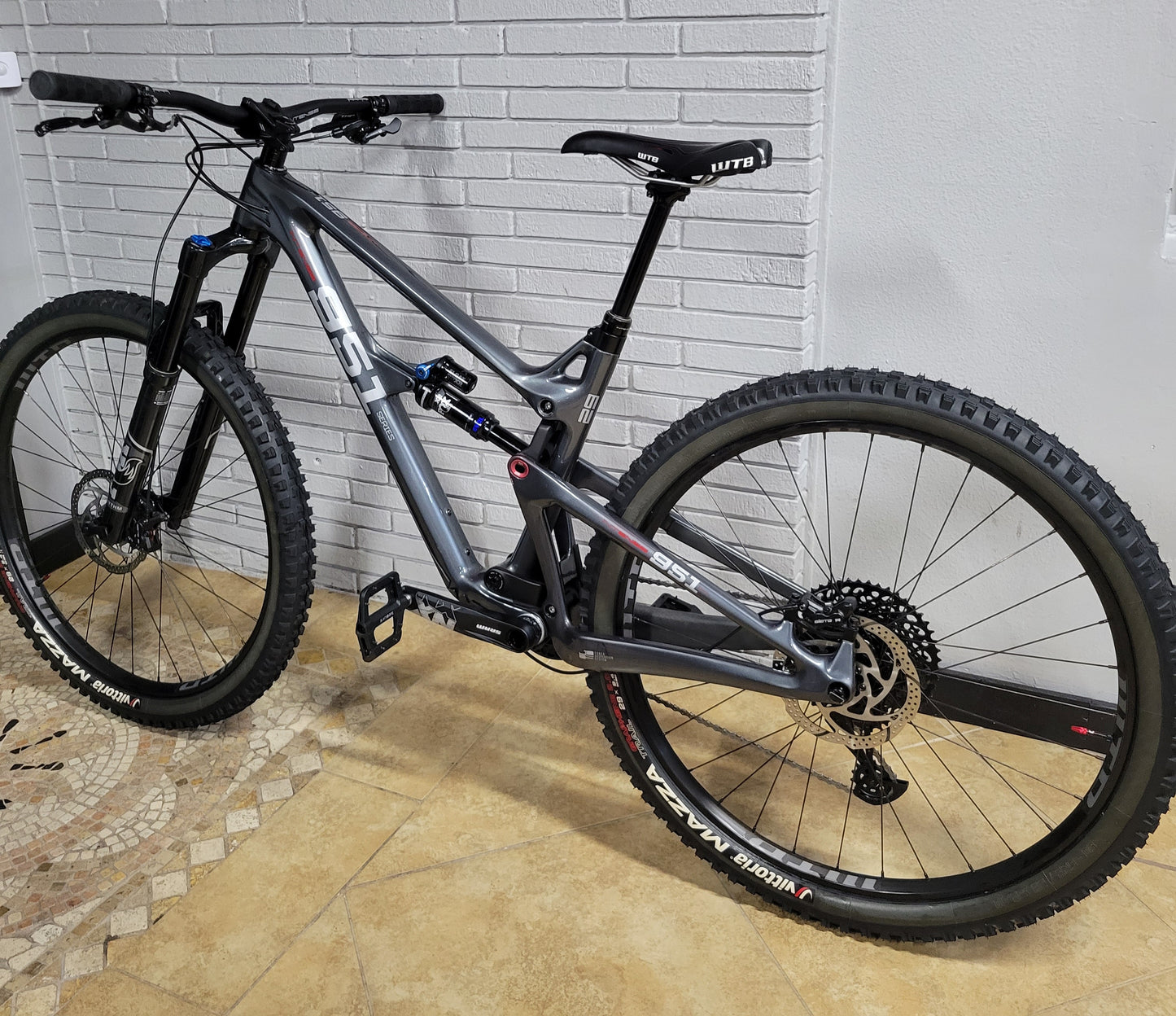 2023 Intense 951 Trail (Medium)