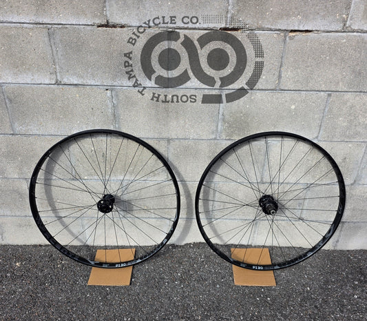 Pacenti PI30-Enduro 29 Wheelset Boost Shimano