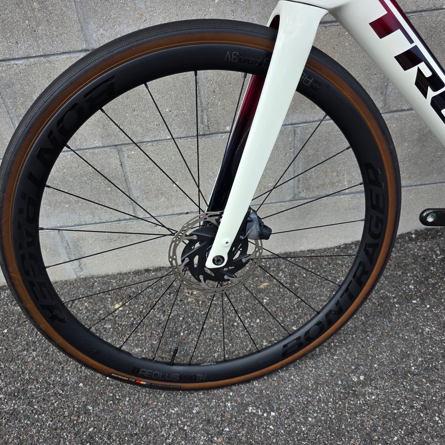 2024 Trek Domane SL7 Gen 4 (54cm) Carbon Road Bike